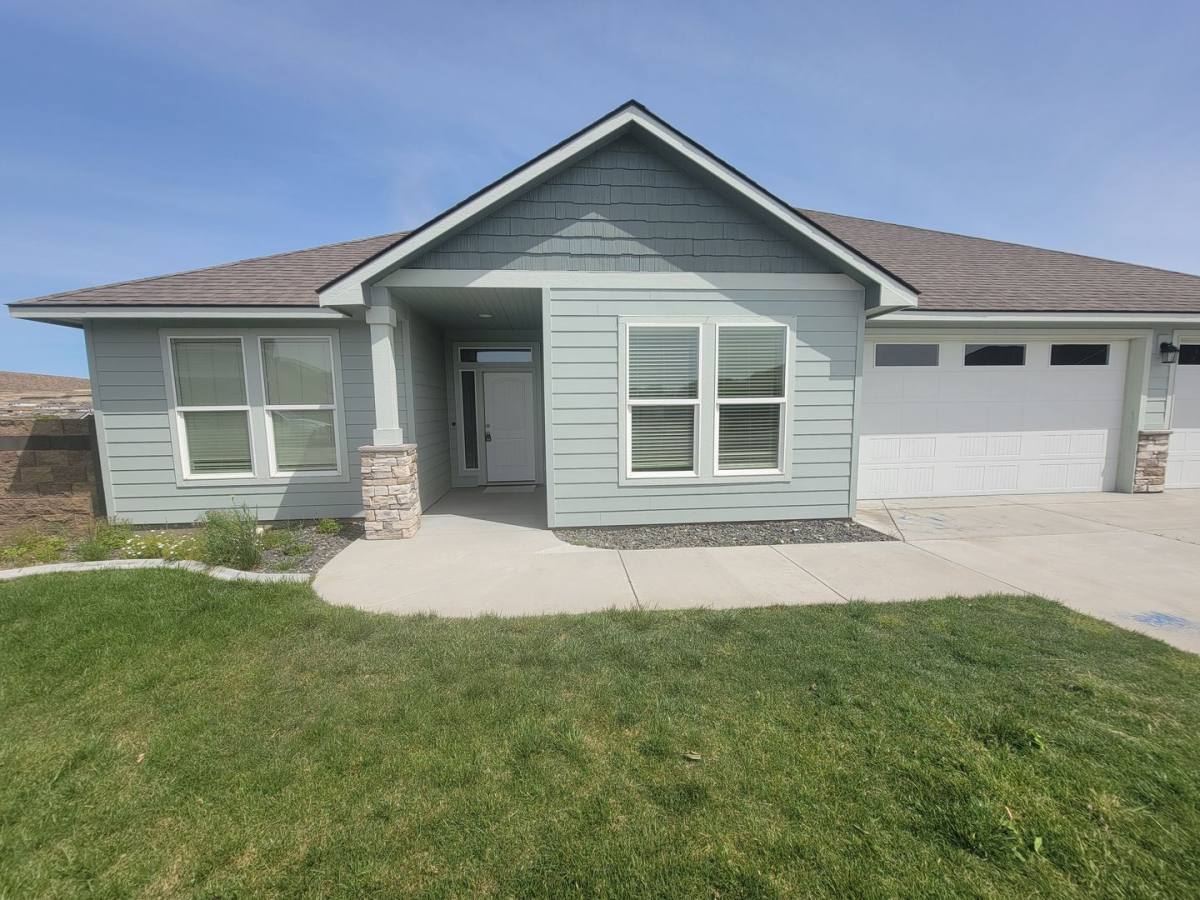 House for rent at 6828 W 34th Place, Kennewick, WA 99338
