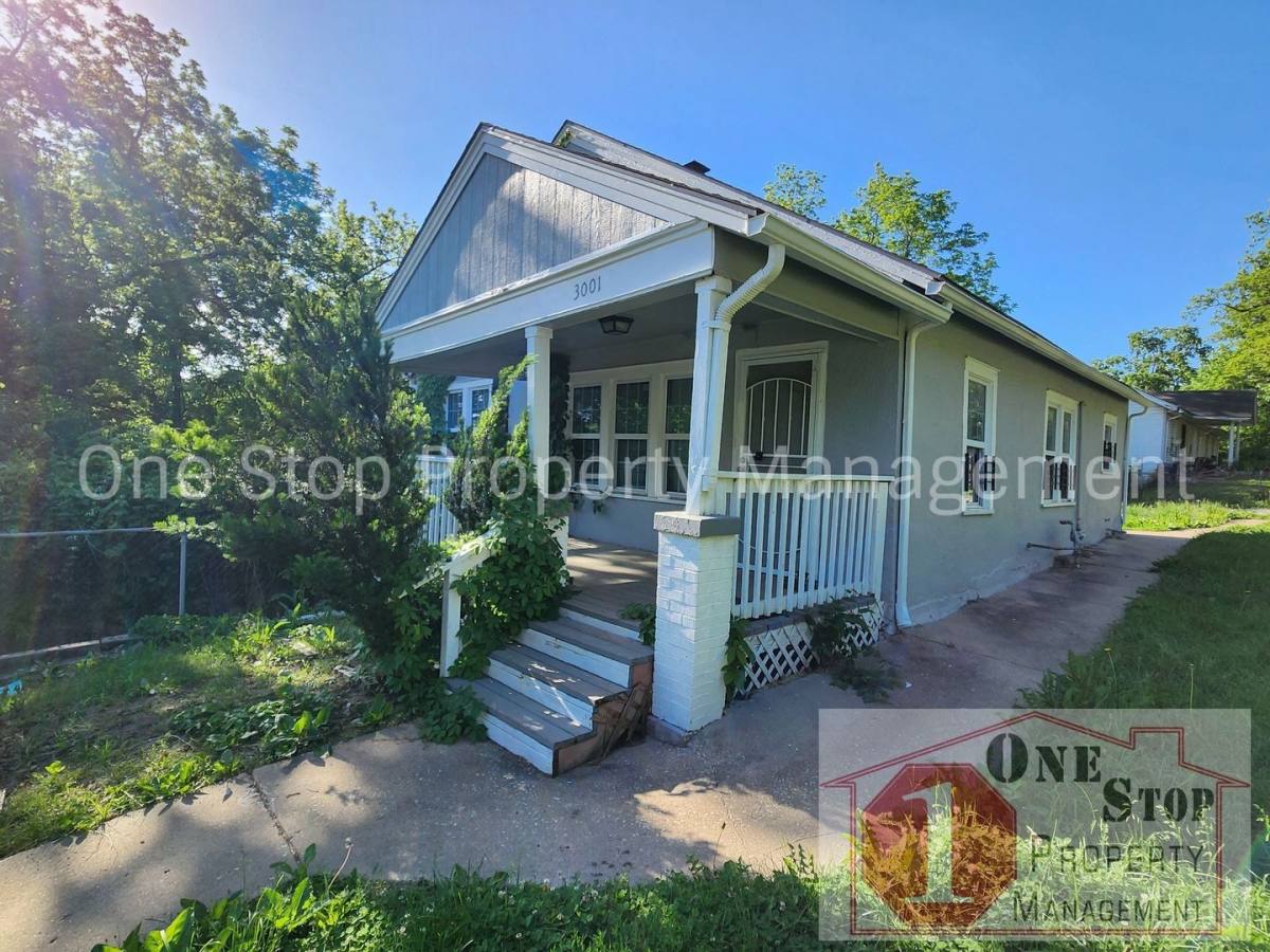 House for rent at 3001 E 80th St, Kansas City, MO 64132