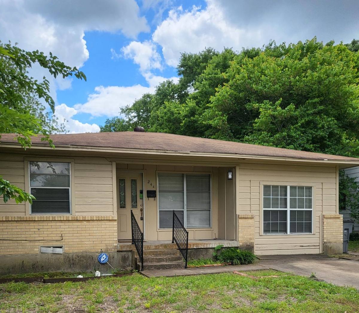 House for rent at 244 River Oaks, Lancaster, TX 75146