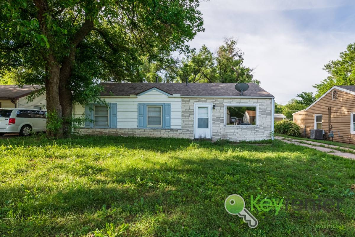 House for rent at 1305 E Evanston St, Wichita, KS 67219