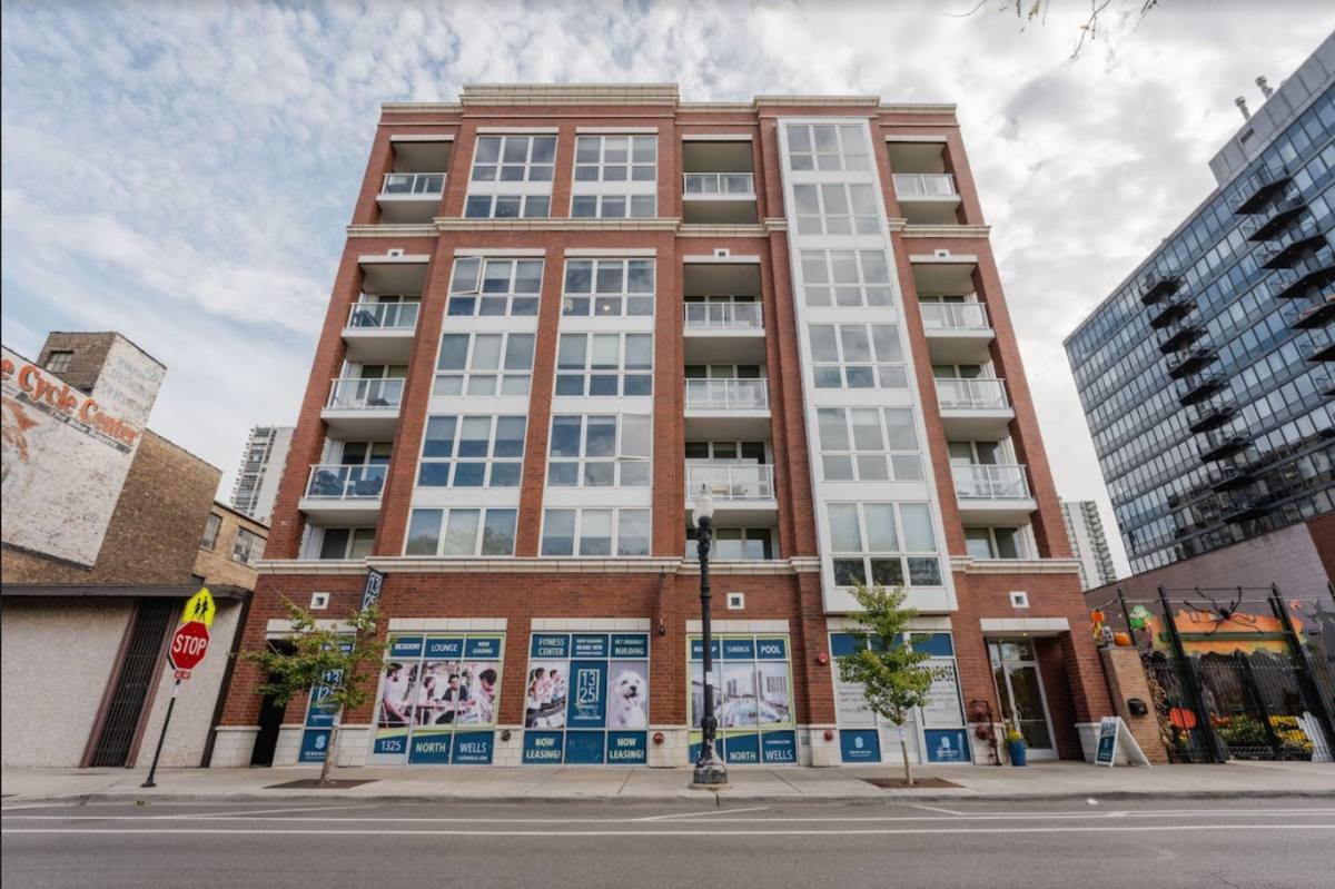Apartment for rent at 1325 N Wells St, Chicago, IL 60610