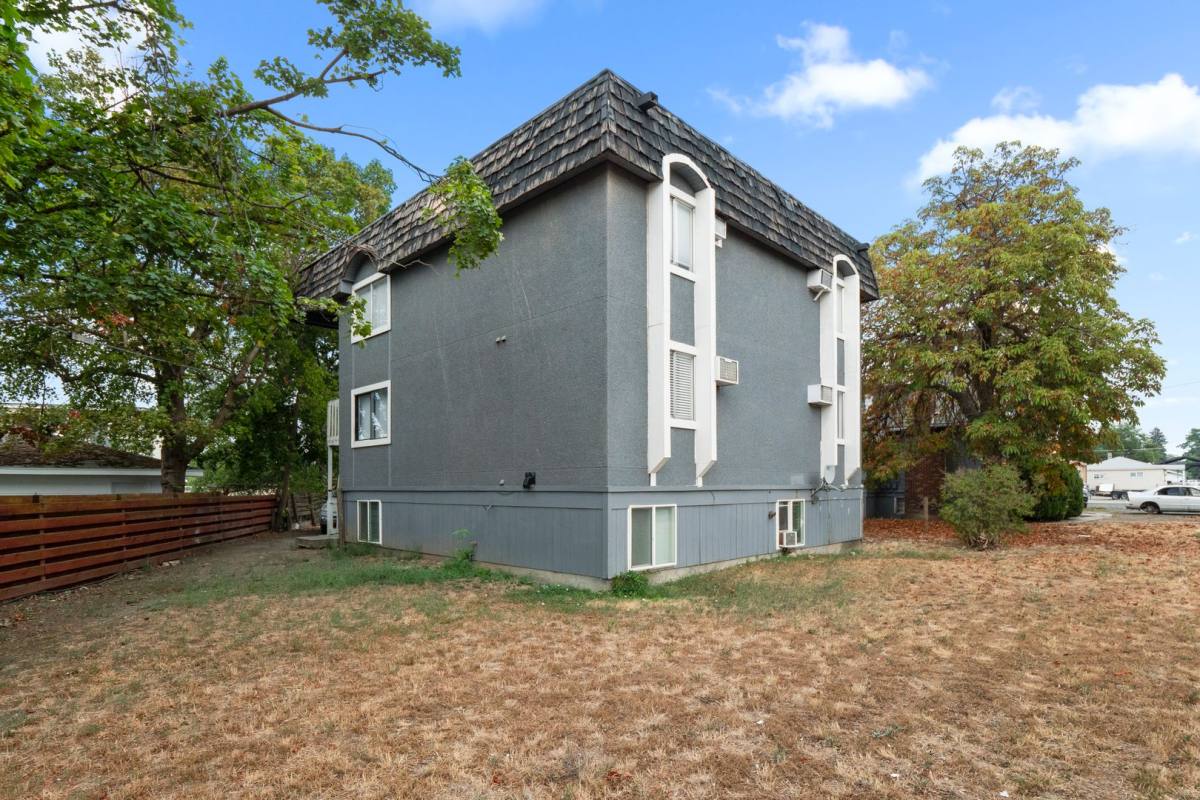 Apartment for rent at 1717 E Mission, Spokane, WA 99207