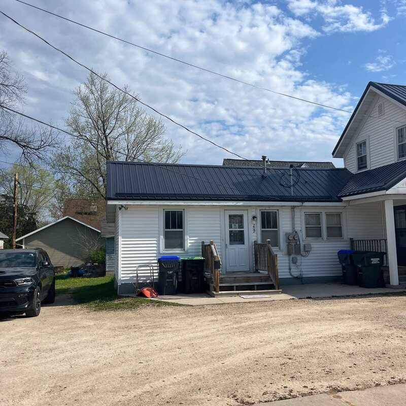 Apartment for rent at 207 209 W Hancock St, New London, WI 54961
