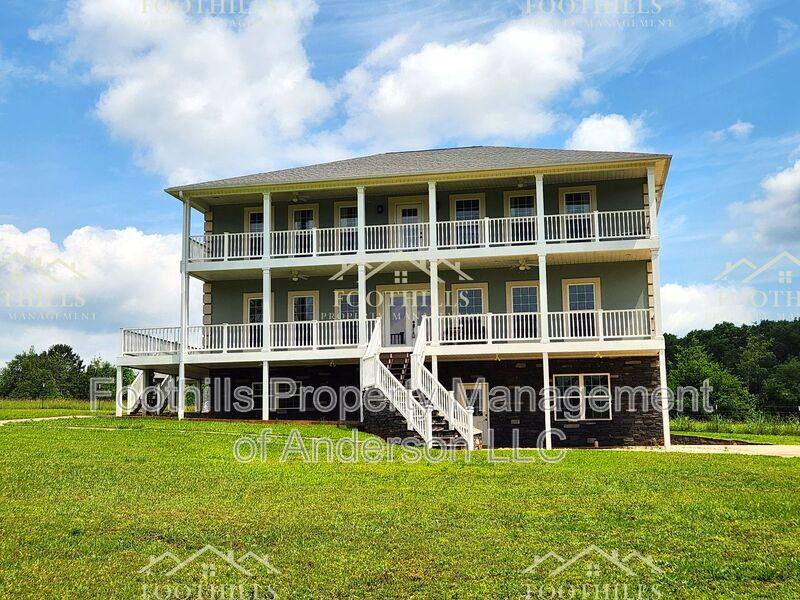 House for rent at 128 Hudgins Lake Rd, Townville, SC 29689