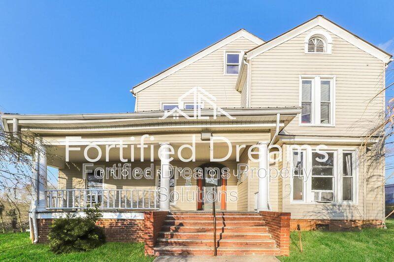 House for rent at 205 Church St #4, Elkin, NC 28621