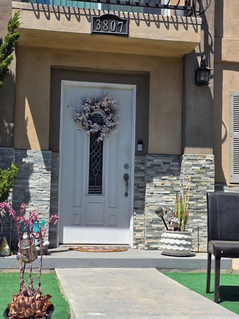 Apartment for rent at 3805 Dozier St, Los Angeles, CA 90063