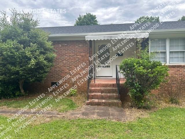 House for rent at 1877 Old Charlotte Rd, Spartanburg, SC 29307