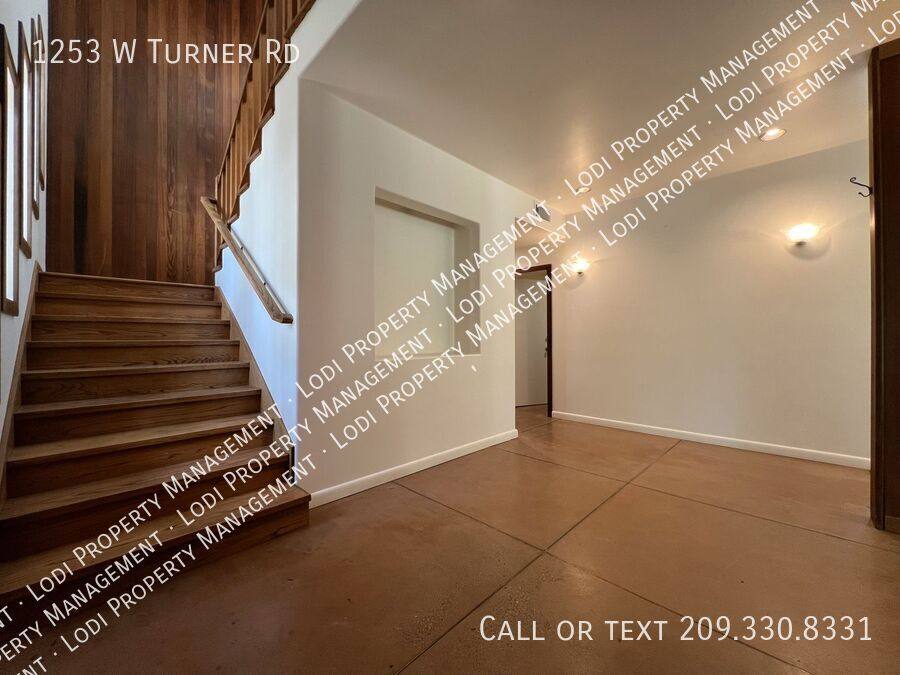 House for rent at 1253 W Turner Rd, Lodi, CA 95242