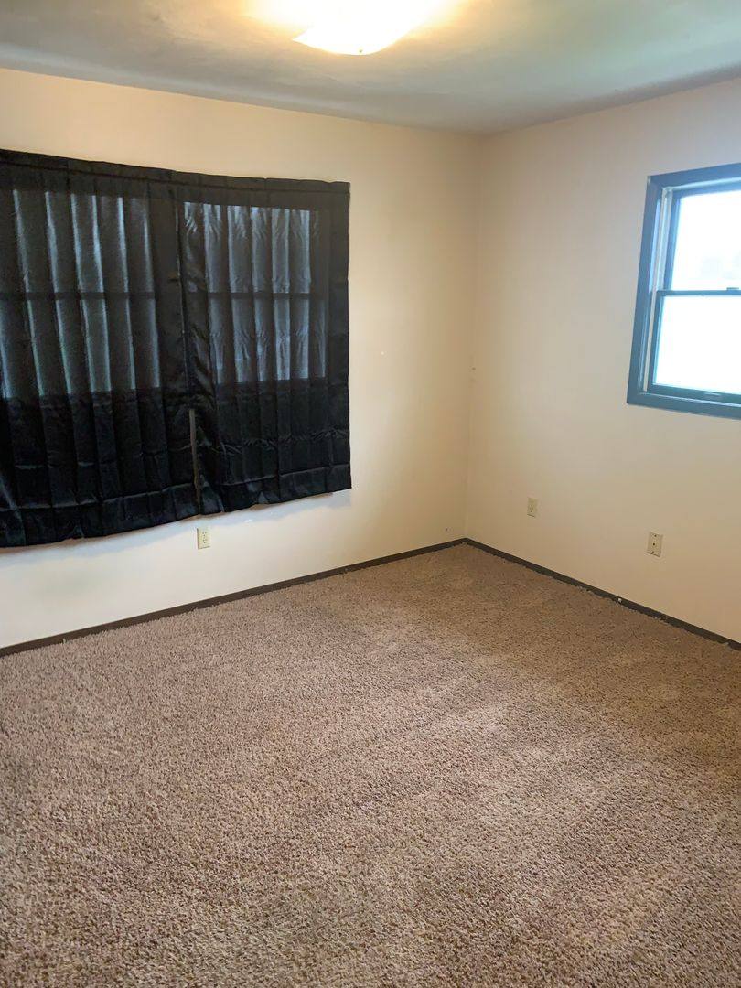 Apartment for rent at 409 3rd Ave SW, Cascade, IA 52033