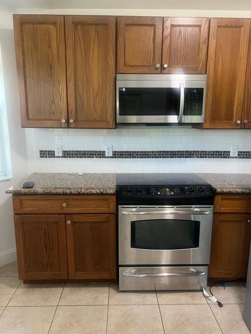 Townhouse for rent at 1918 NE 5th St, Boynton Beach, FL 33435