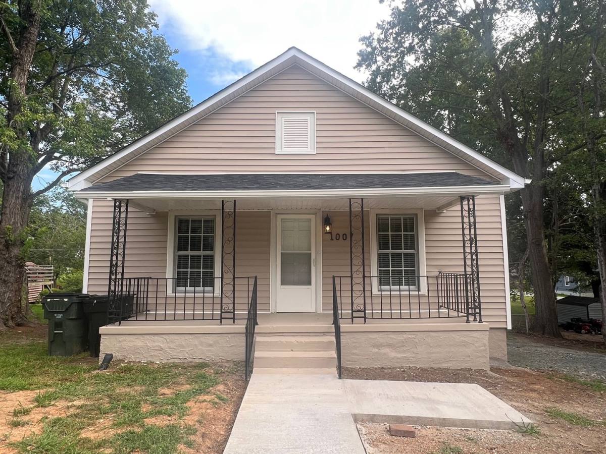 House for rent at 1007 Ava St, Burlington, NC 27215
