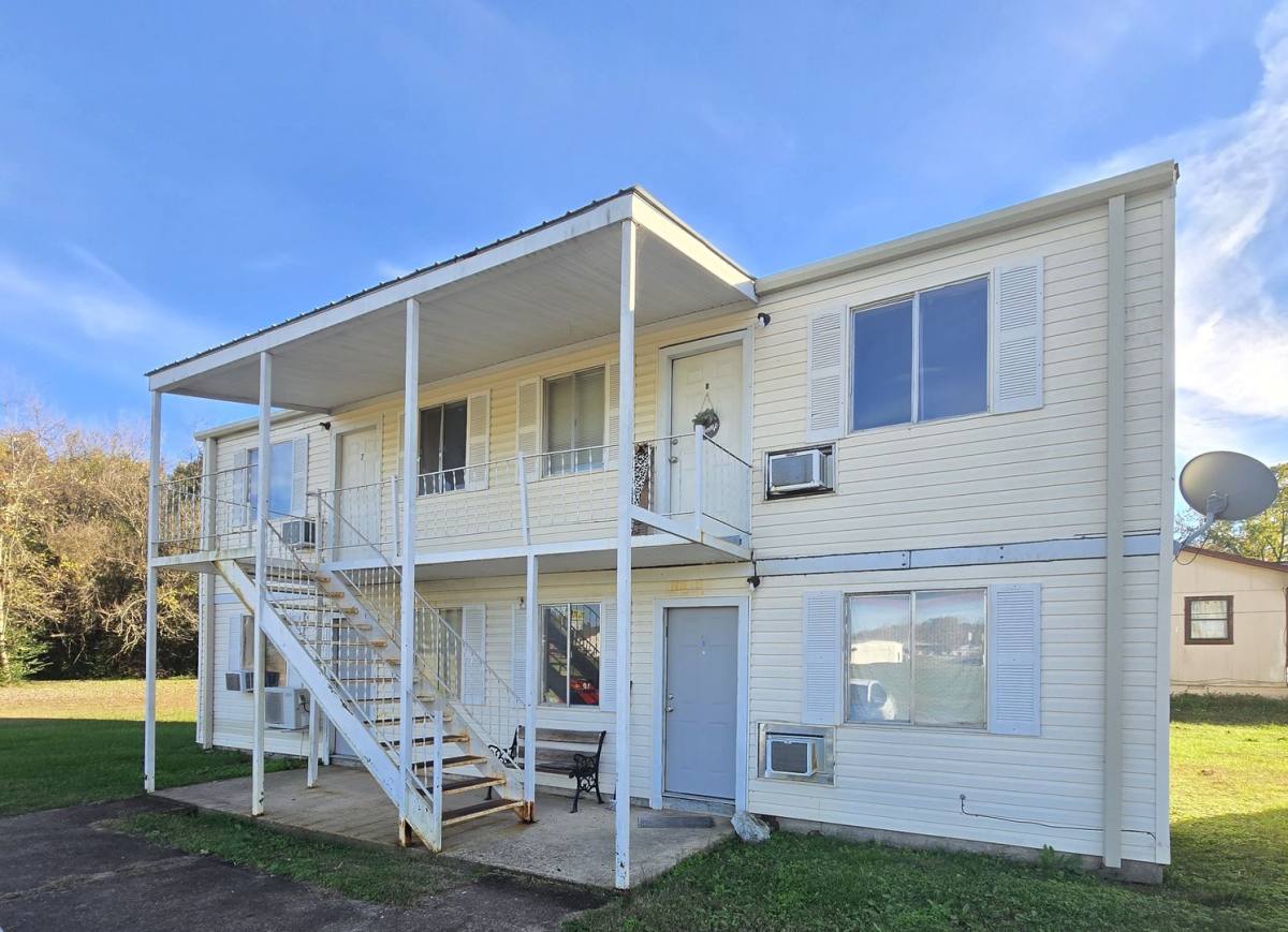 Apartment for rent at 89 Moser St, Melbourne, AR 72556