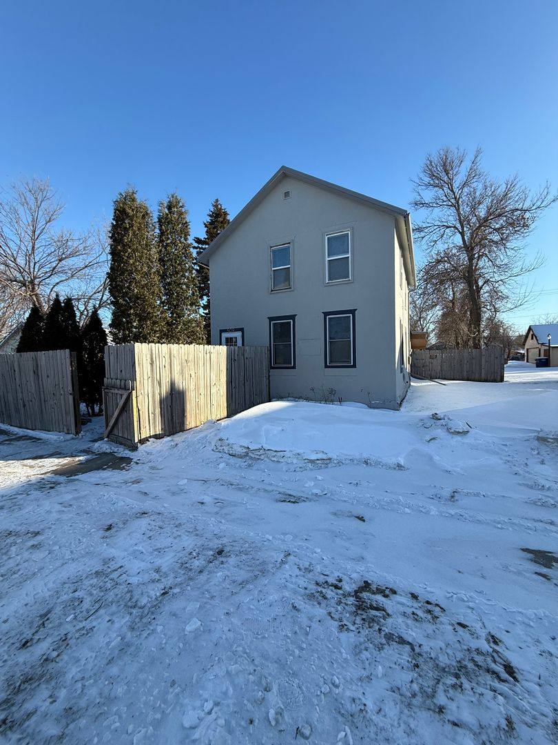 House for rent at 509 1st St W, Jamestown, ND 58401
