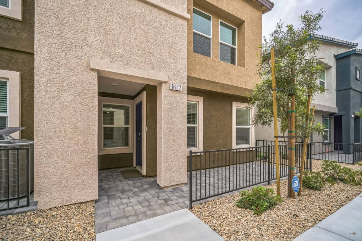 Townhouse for rent at 6917 Lynbridge St, Las Vegas, NV 89166