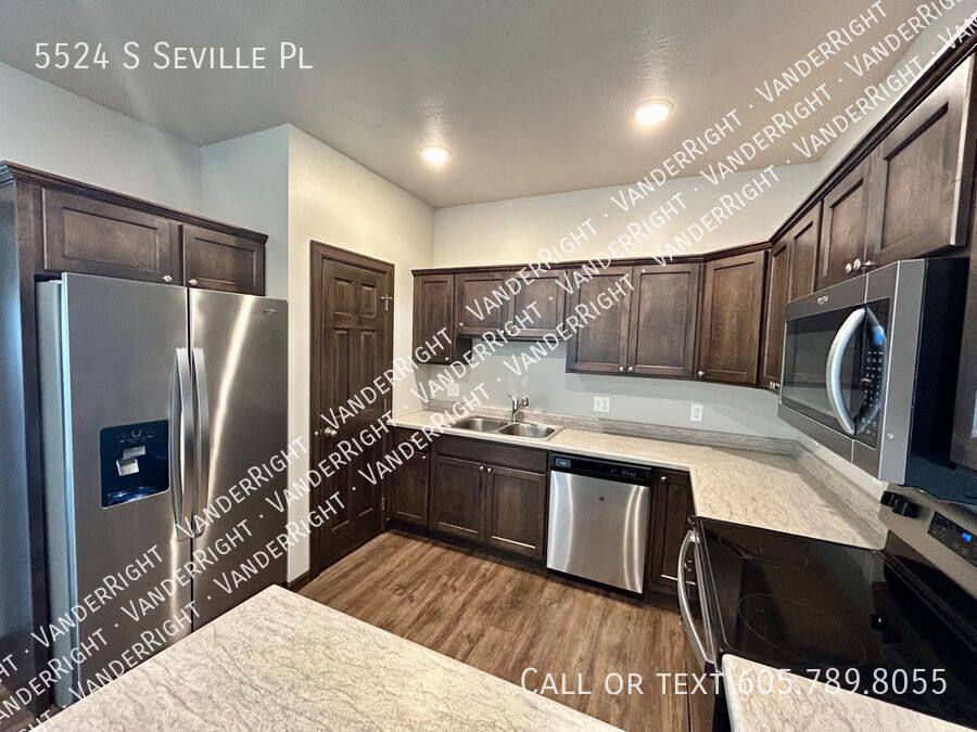 Townhouse for rent at 5524 S Seville Place, Sioux Falls, SD 57108
