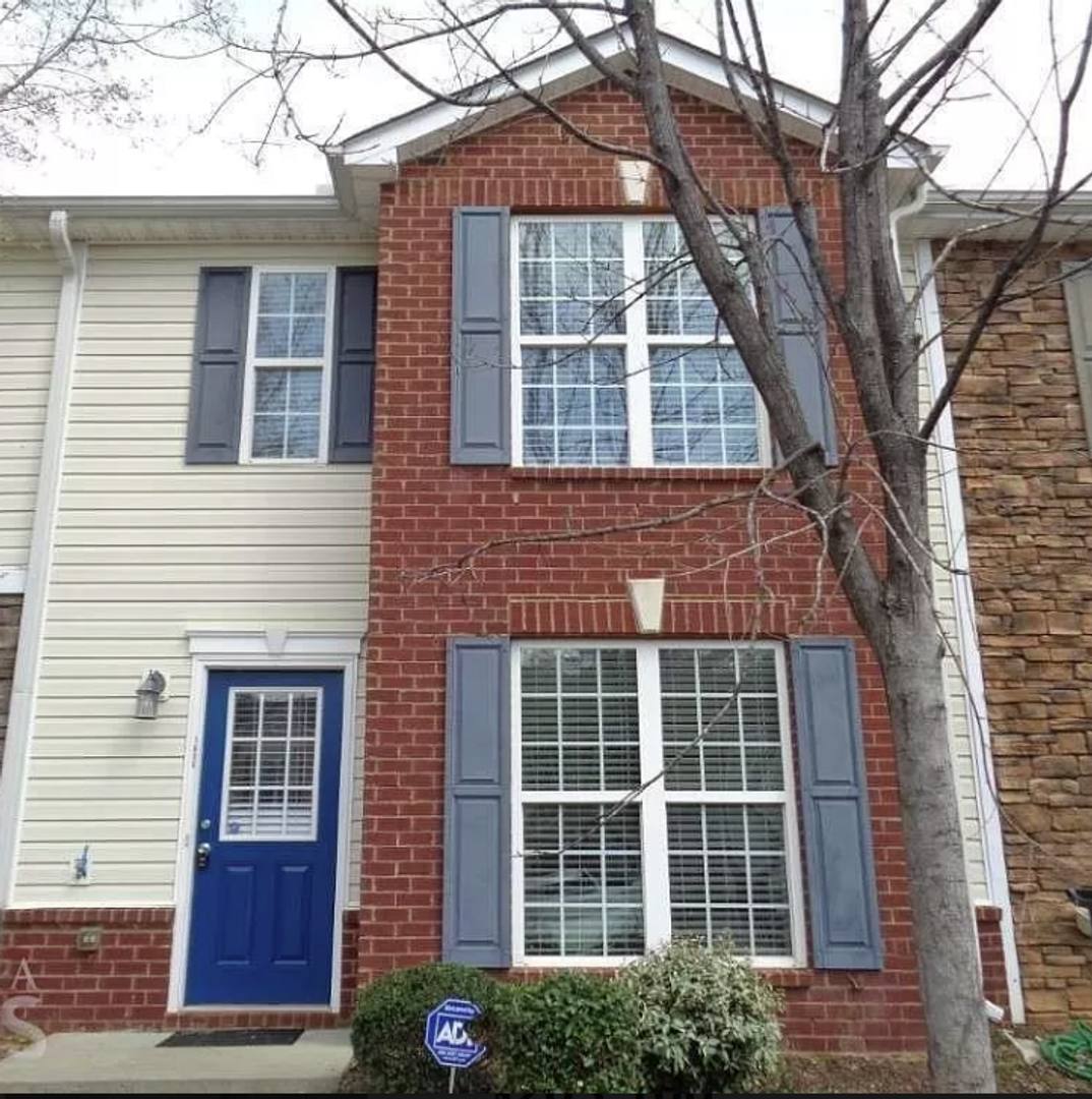 Townhouse for rent at 1886 Grove Way, Hampton, GA 30228