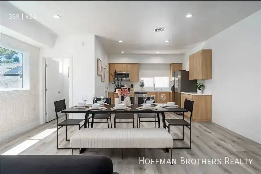 Townhouse for rent at 216 N Coronado St #1 2, Los Angeles, CA 90026