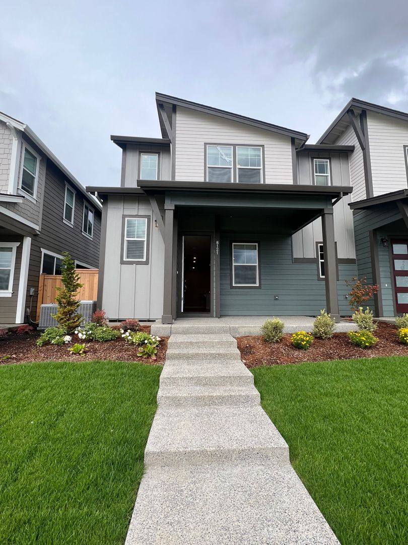 House for rent at 8121 SE Kinnaman St, Hillsboro, OR 97123