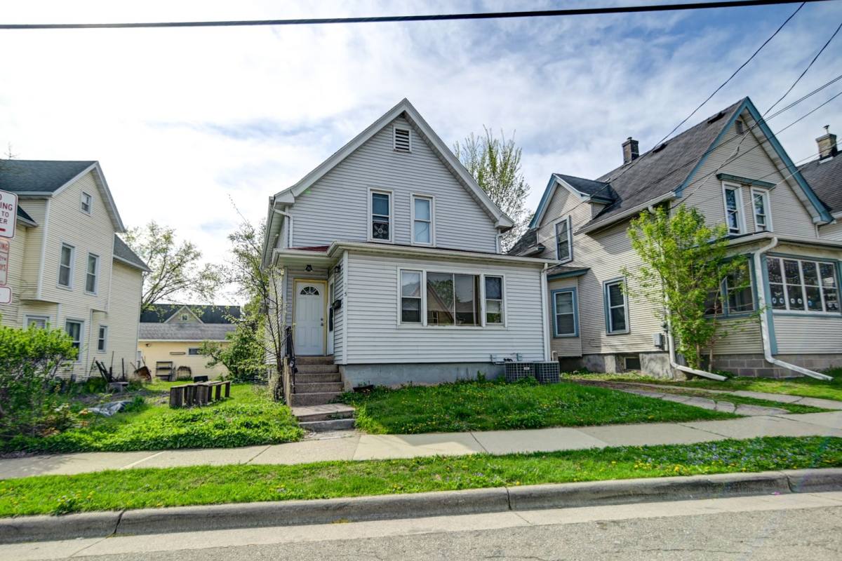 House for rent at 205 S Fair Oaks Ave, Madison, WI 53704