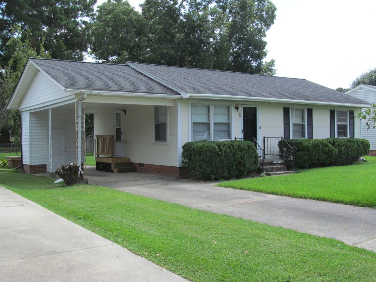 House for rent at 109 Jackson St, Washington, NC 27889