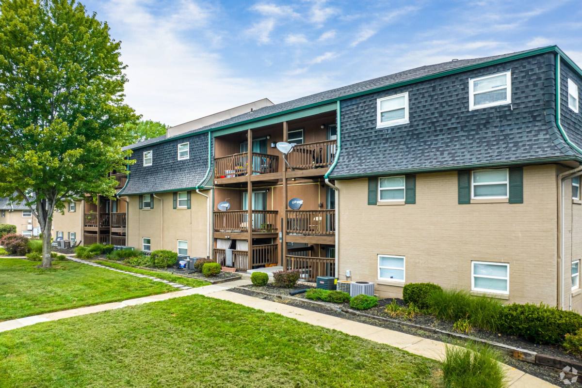 Apartment for rent at 4125 Thompson St, Kansas City, KS 66103