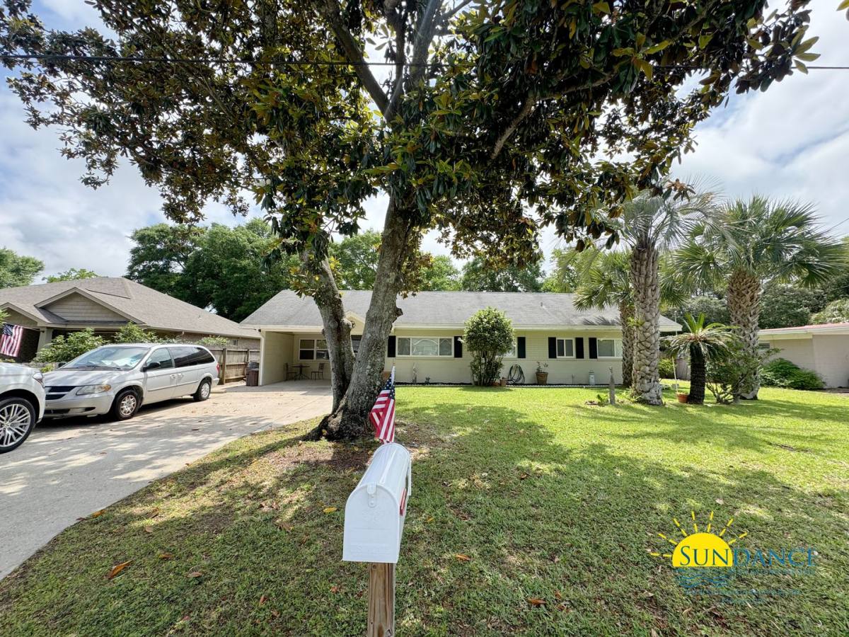 House for rent at 362 Osborne Dr, Fort Walton Beach, FL 32548