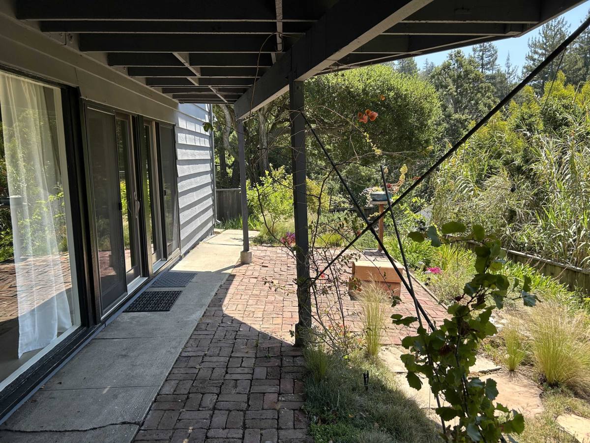 Apartment for rent at 1146 Cragmont Ave #A, Berkeley, CA 94708