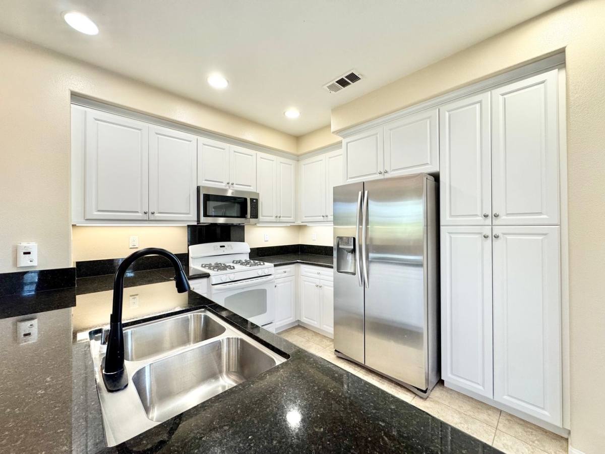 Condo for rent at 48 Full Moon, Irvine, CA 92618