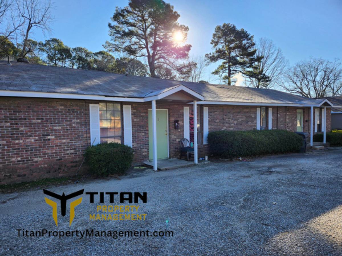 Apartment for rent at 207 N 4th St, Benton, AR 72015