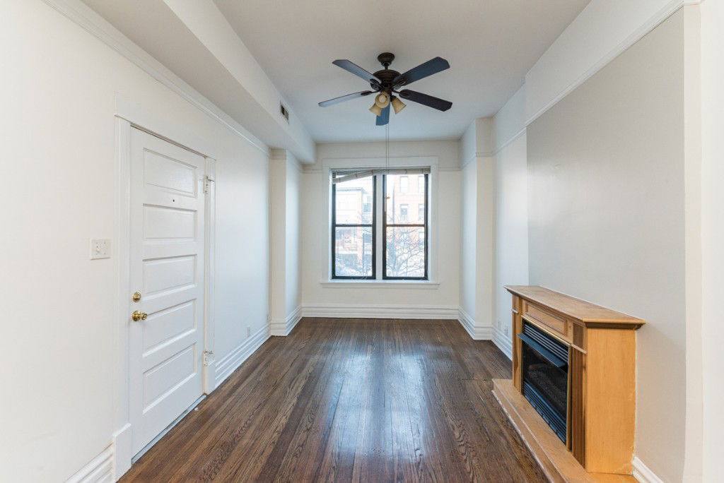 Apartment for rent at 907 W Addison St #1, Chicago, IL 60613