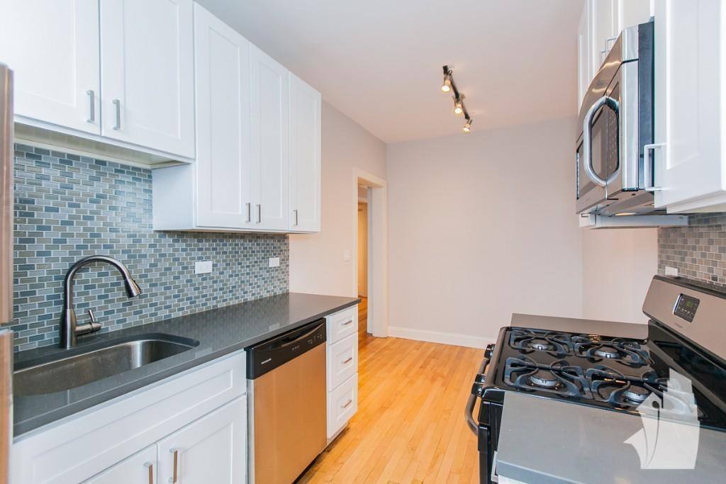 Apartment for rent at 2317 N Rockwell St #D2, Chicago, IL 60647