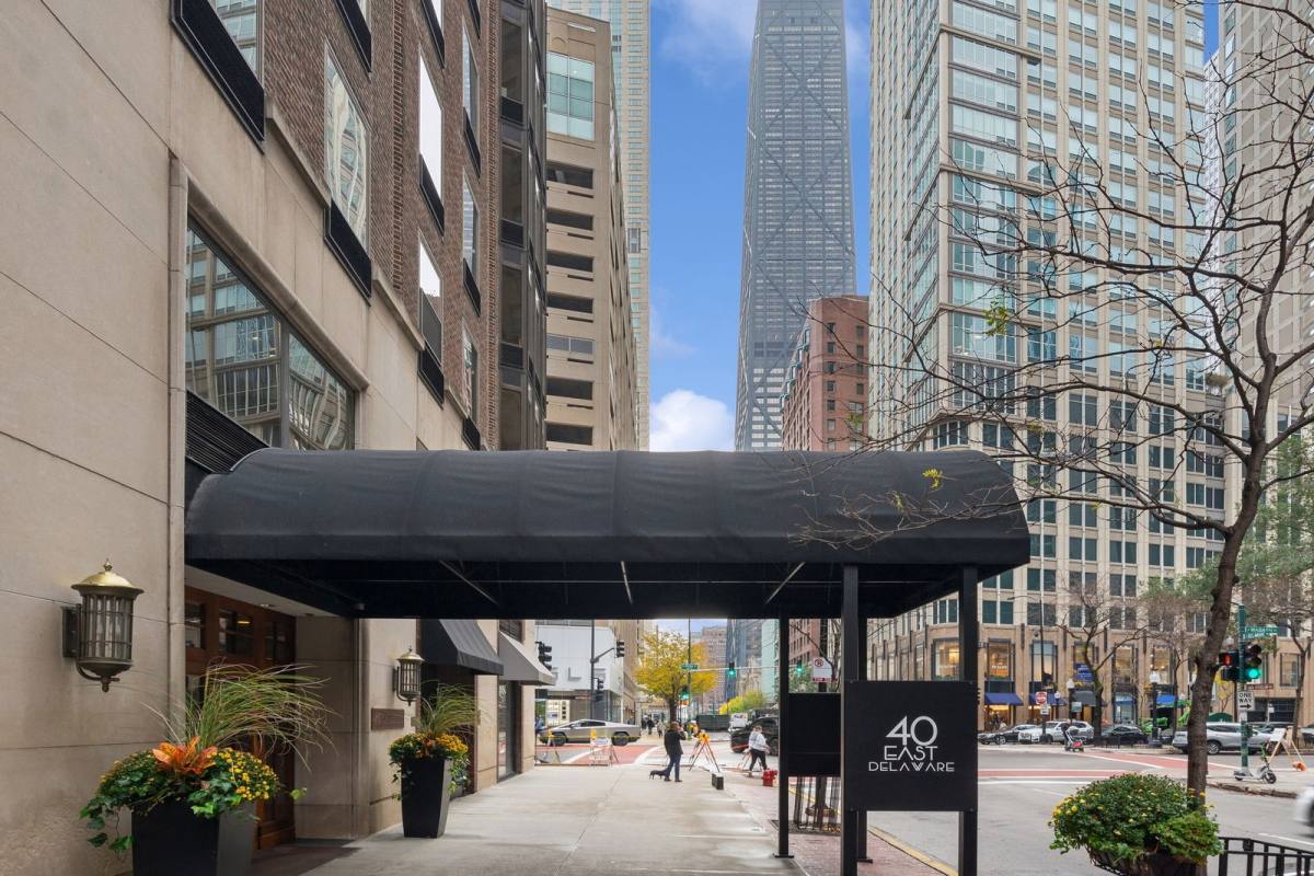 House for rent at 40 E Delaware Place, Chicago, IL 60611