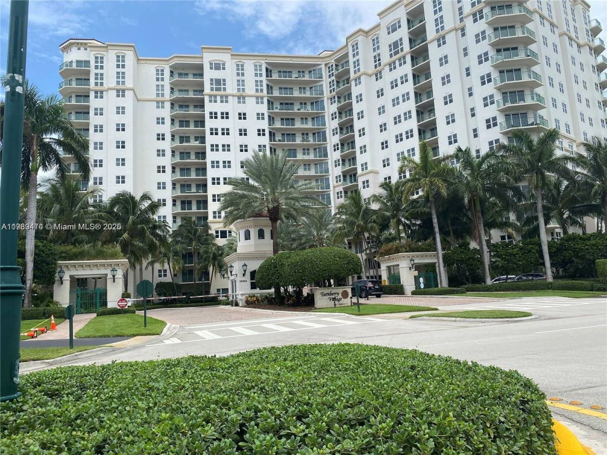 Apartment for rent at 19900 E Country Club Dr #310, Miami, FL 33180