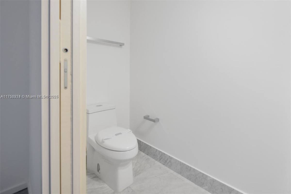 Apartment for rent at 801 S Miami Ave #1702, Miami, FL 33131