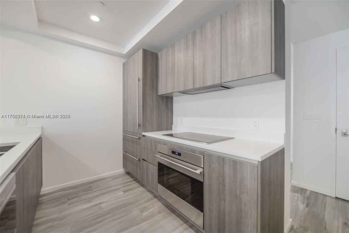 Apartment for rent at 801 S Miami Ave #1702, Miami, FL 33131