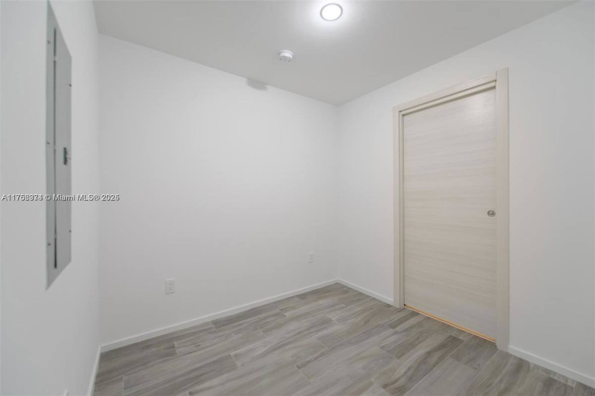 Apartment for rent at 801 S Miami Ave #1702, Miami, FL 33131