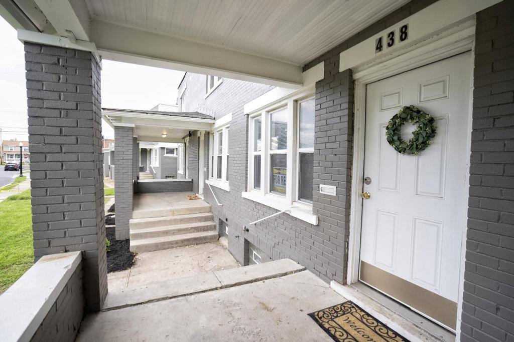 Townhouse for rent at 438 Columbian Ave, Dublin, OH 43017