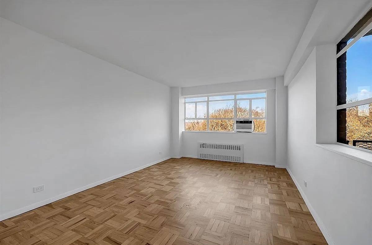 Apartment for rent at 8615 Broadway #8C, Elmhurst, NY 11373