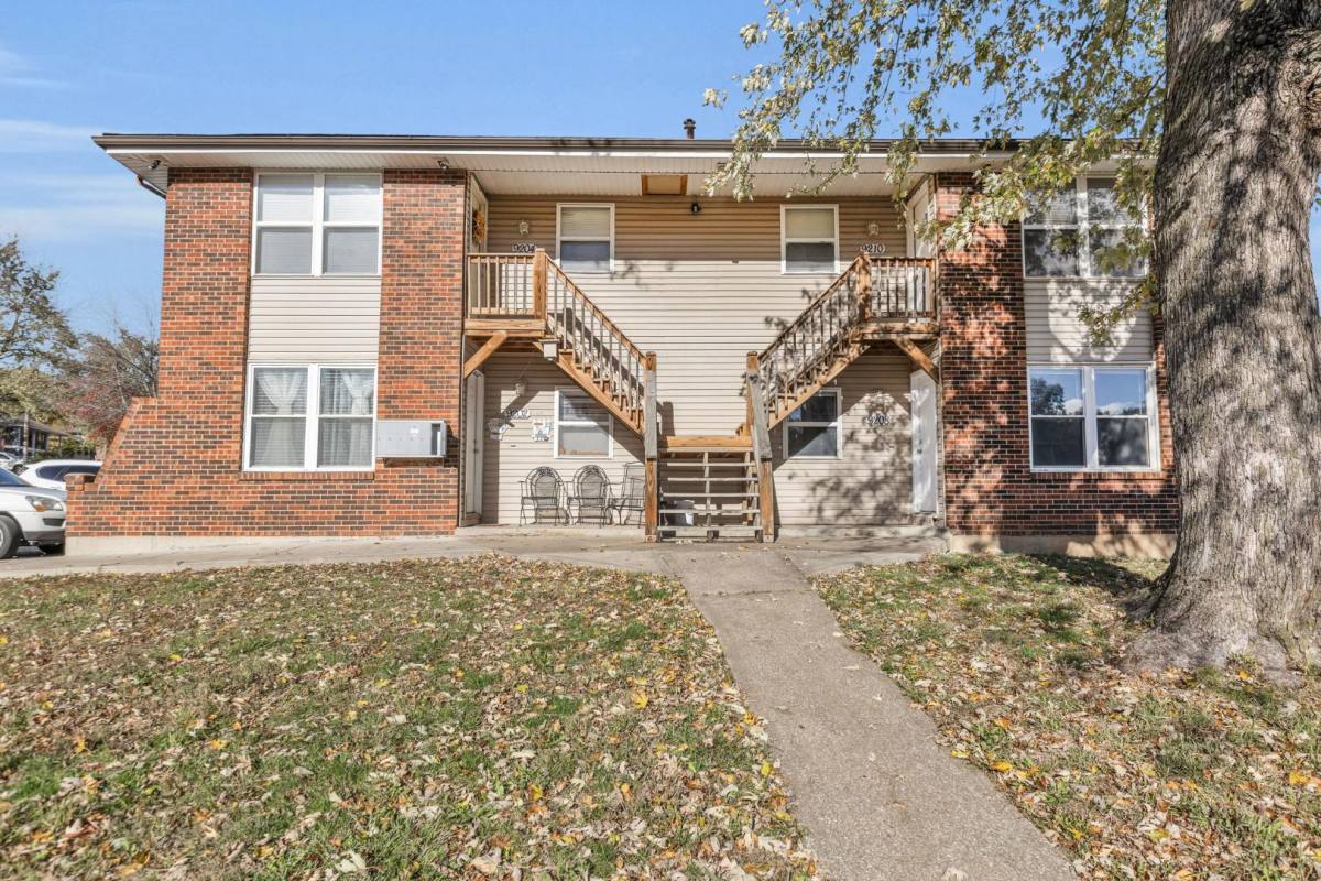 Apartment for rent at 9200 E 54th St, Kansas City, MO 64133