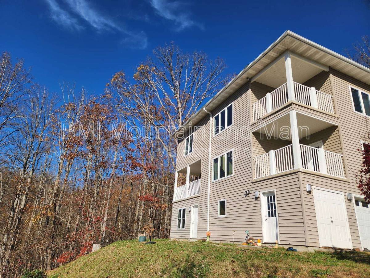 Apartment for rent at 74 Ebens Cove #A, Barnardsville, NC 28709