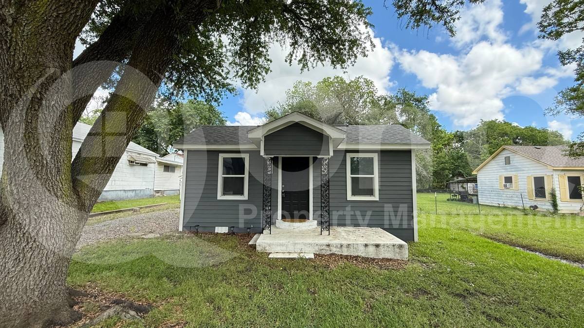 House for rent at 519 E Gandy St, Denison, TX 75021