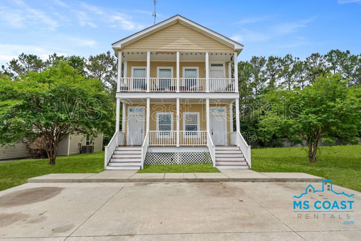 Townhouse for rent at 2025 Toulouse St, Ocean Springs, MS 39564