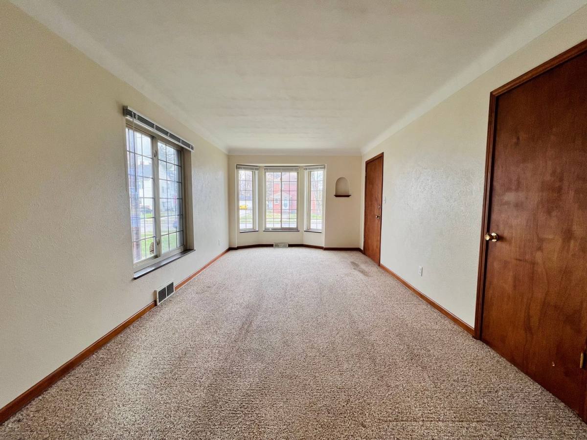 Apartment for rent at 3801 Torrance Dr, Toledo, OH 43612