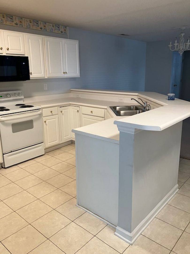 Apartment for rent at 5002-10 Hunters Trail, Wilmington, NC 28405