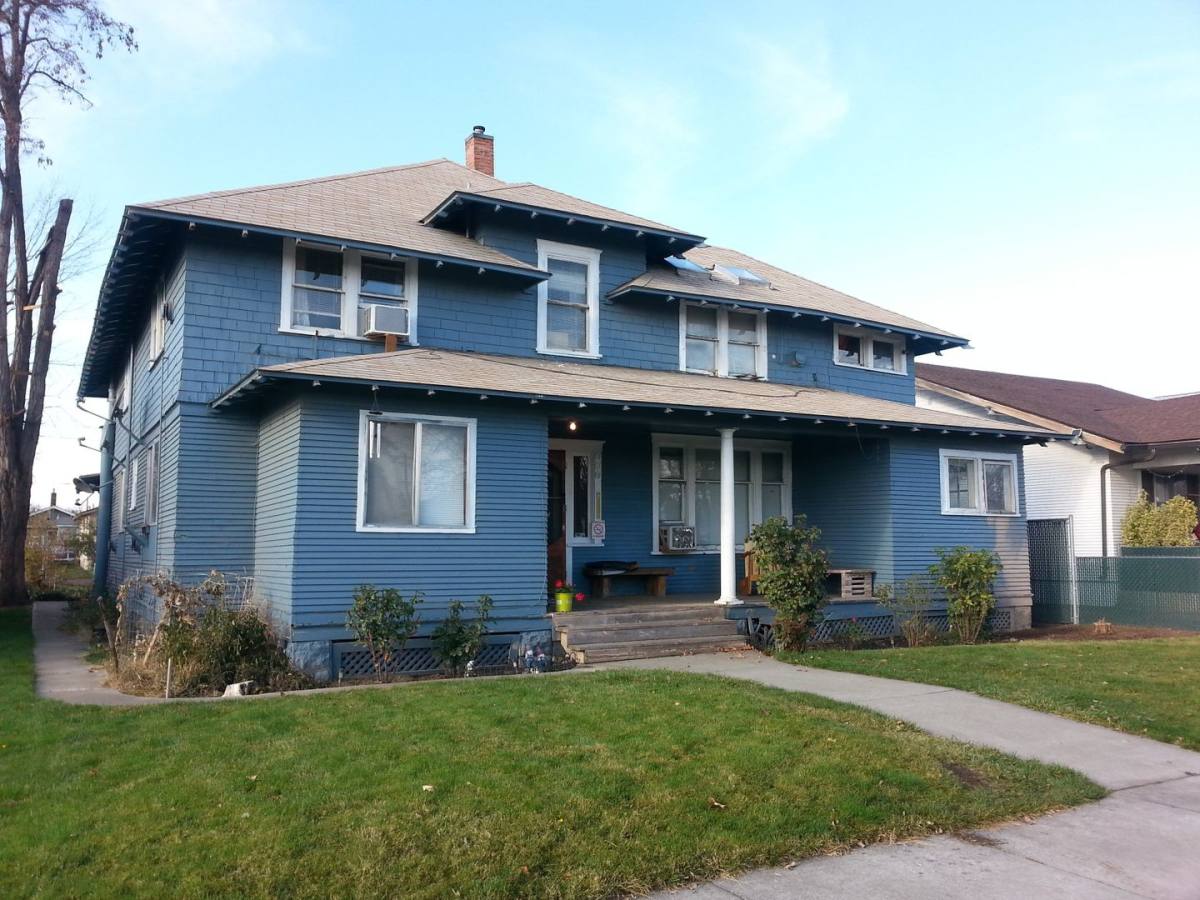 Apartment for rent at 606 S 6th Ave, Yakima, WA 98902