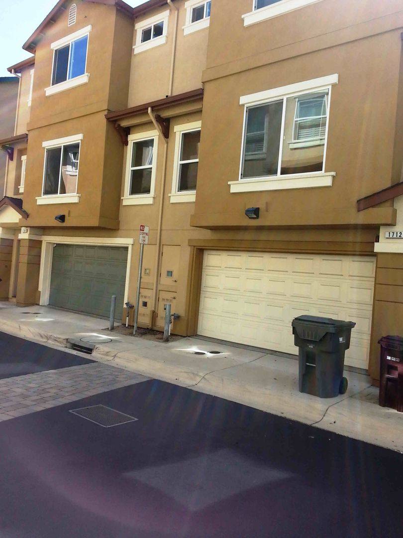 Townhouse for rent at 1710 Liberty Pointe Way, San Leandro, CA 94578