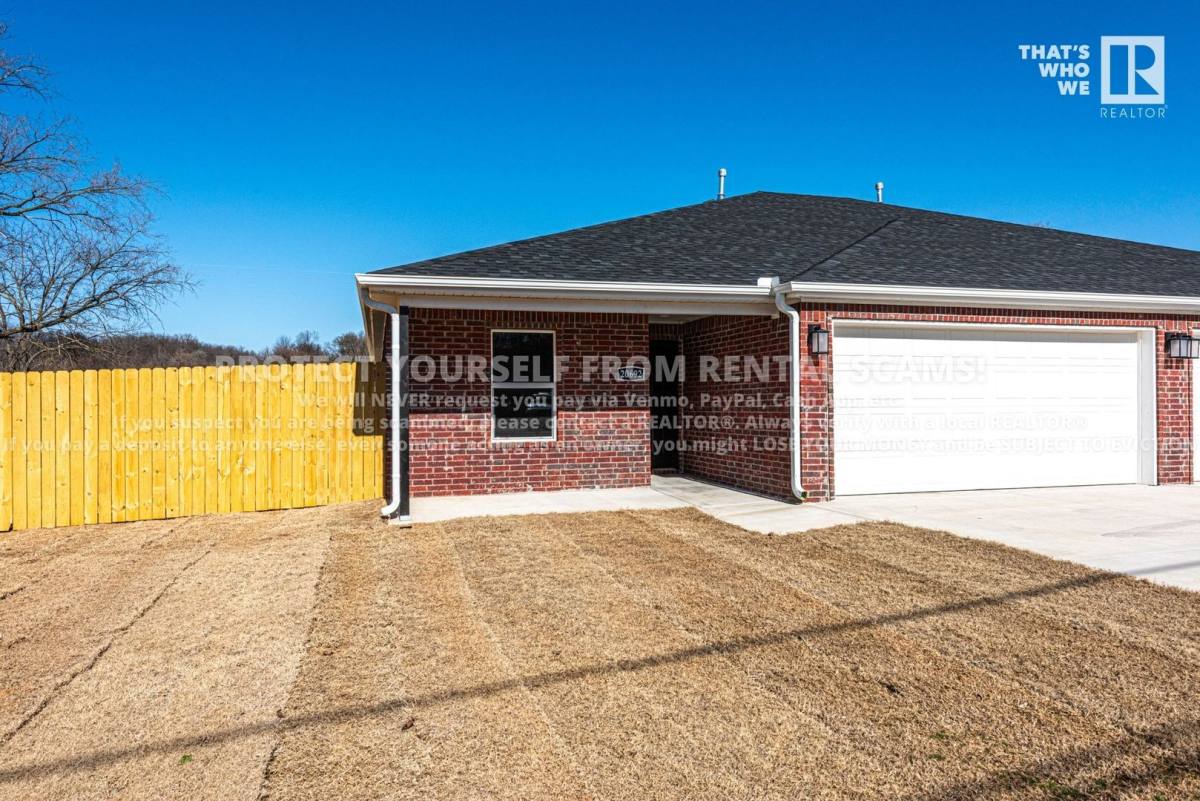 House for rent at 20692 Dawn Hill E Rd, Garfield, AR 72732