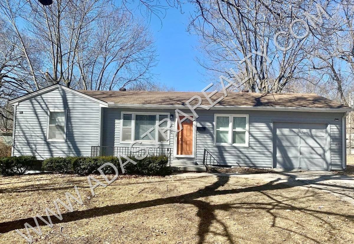 House for rent at 6200 Northern Ave, Kansas City, MO 64133