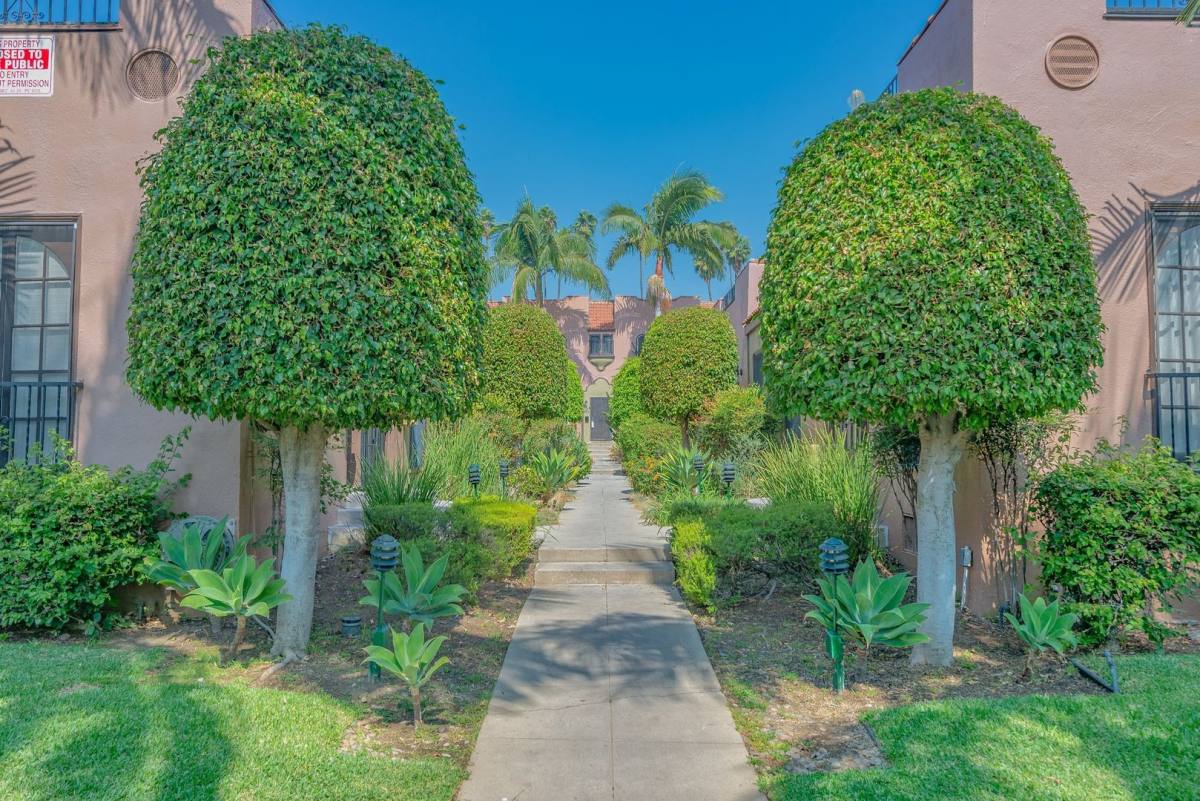 Apartment for rent at 5323 Loma Linda Ave, Los Angeles, CA 90027