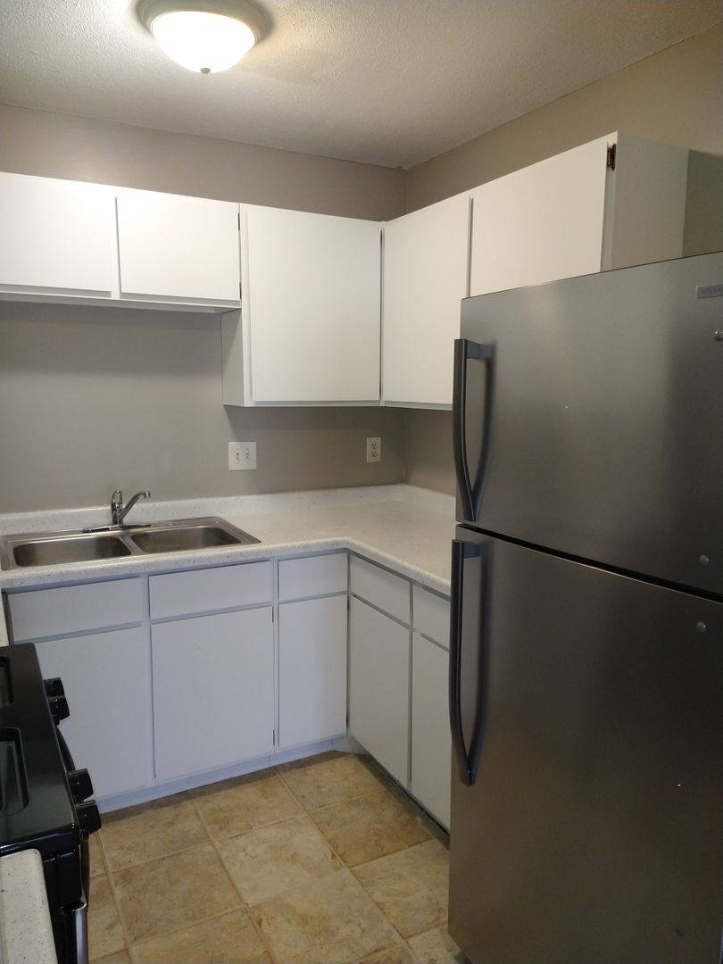 Townhouse for rent at 1405 4th Ave E, Shakopee, MN 55379